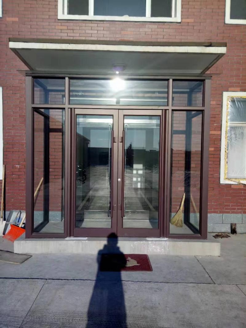 专业门业服务 卷帘门、车库门、智能识别门一站式安装与维修解决方案