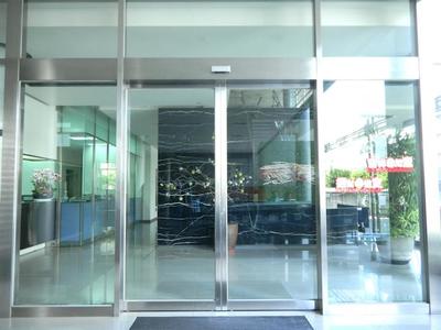 天津顺义门业 专业玻璃门安装、维修及定制服务